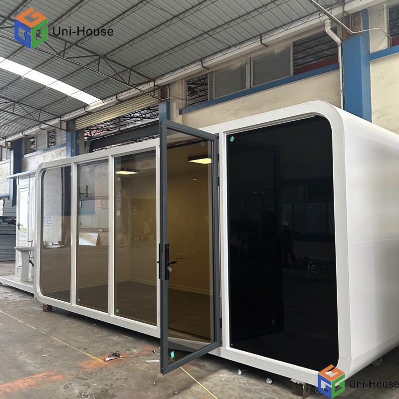 China Prefab Apple Cabin Hotel Container Home